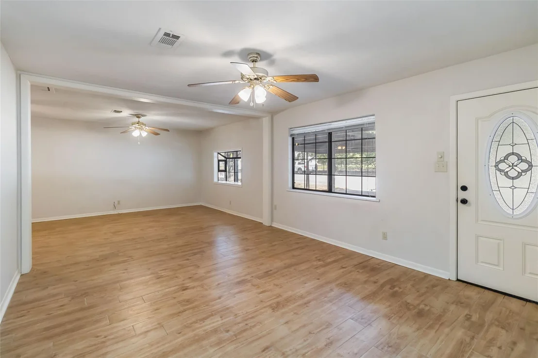 Photo of 757 N Main ST