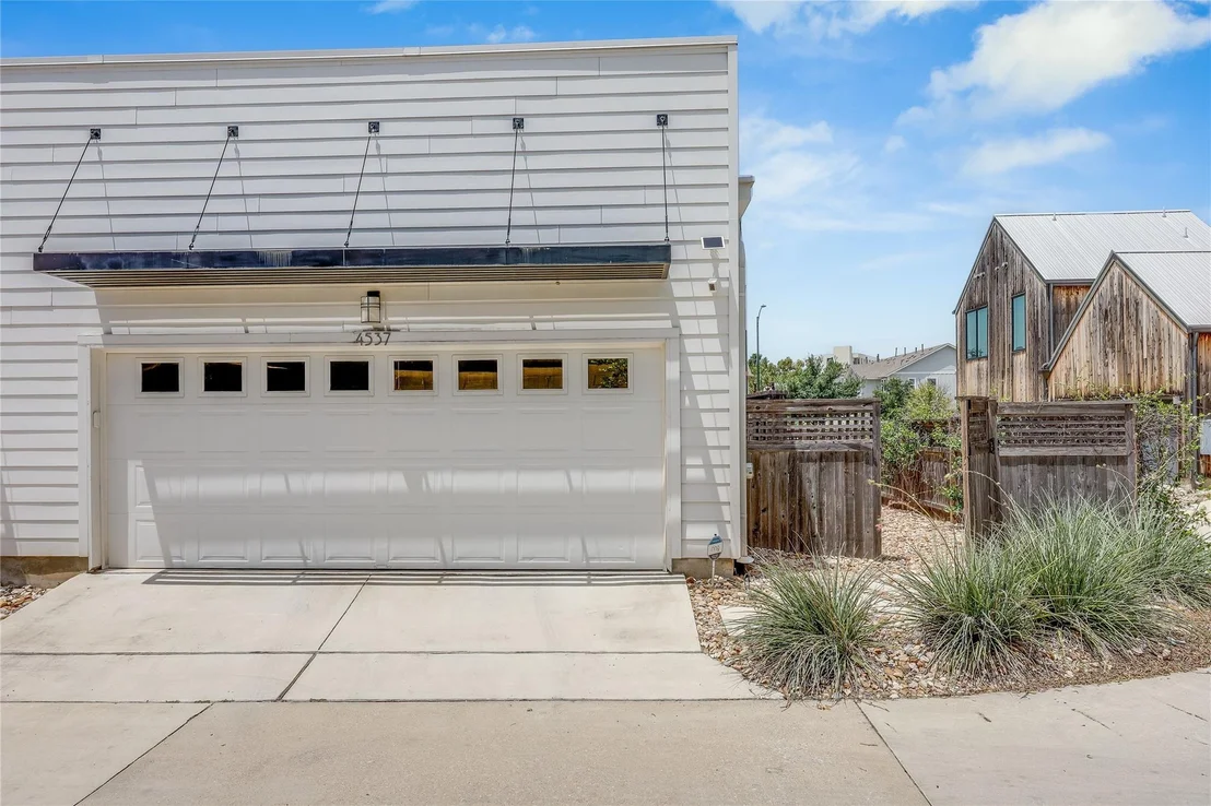 Photo of 4537 Berkman DR