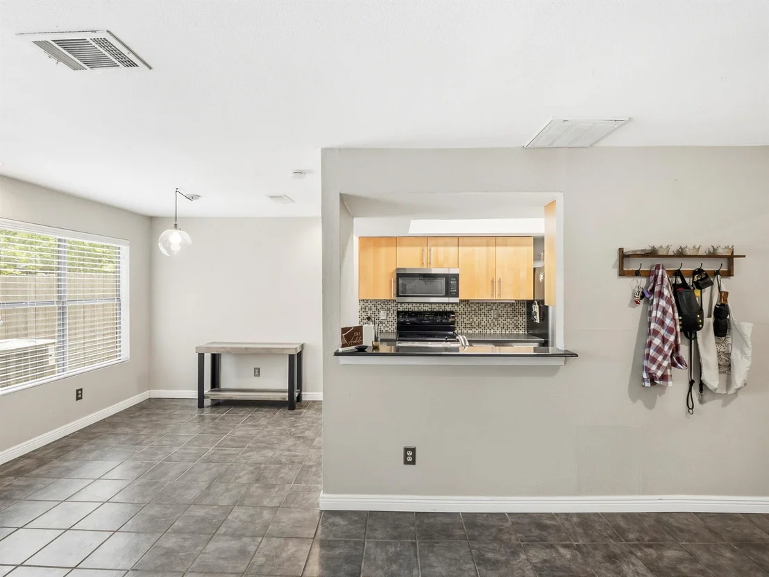 Photo of Unit 204 at 512 Eberhart LN