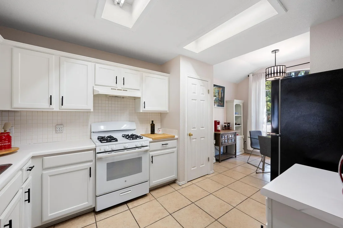 Photo of 1606 Academy PL