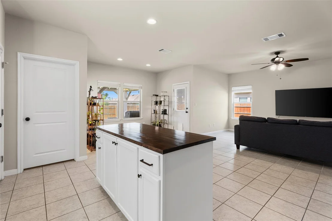Photo of 237 Driftwood LN