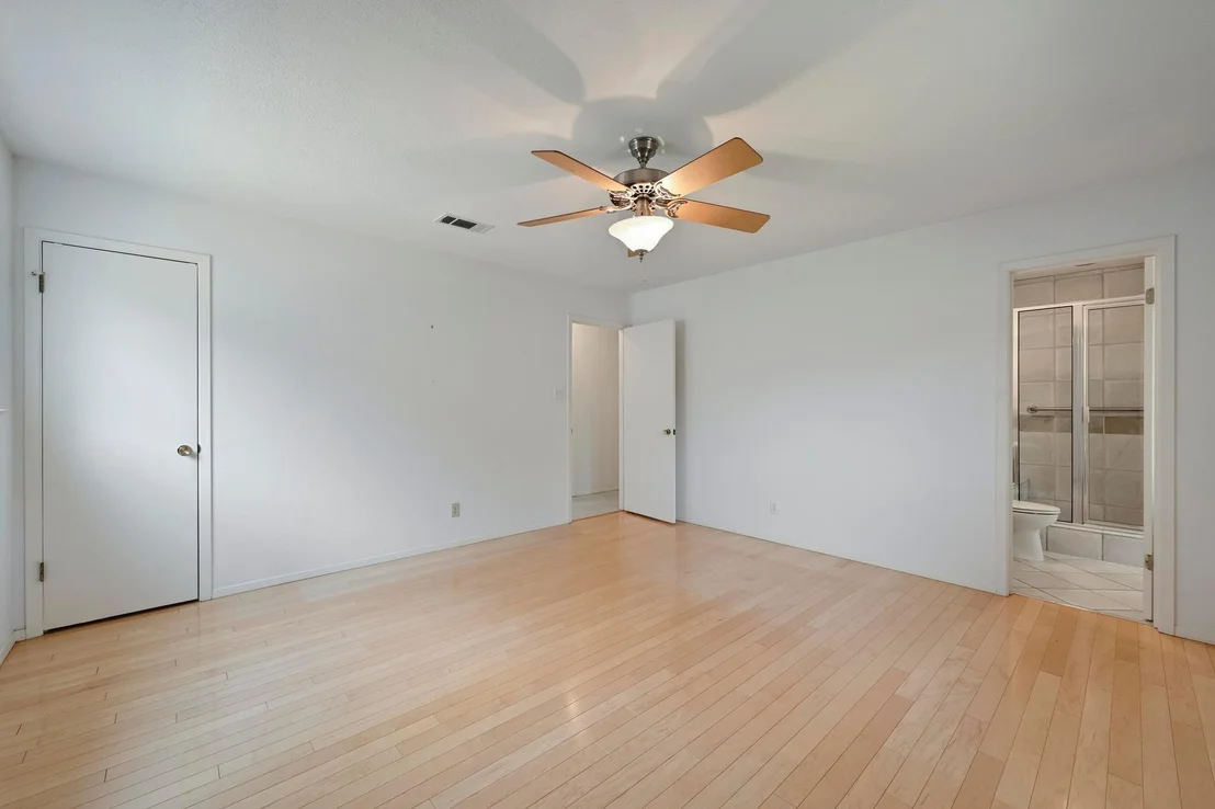 Photo of 2006 Southern Oaks DR