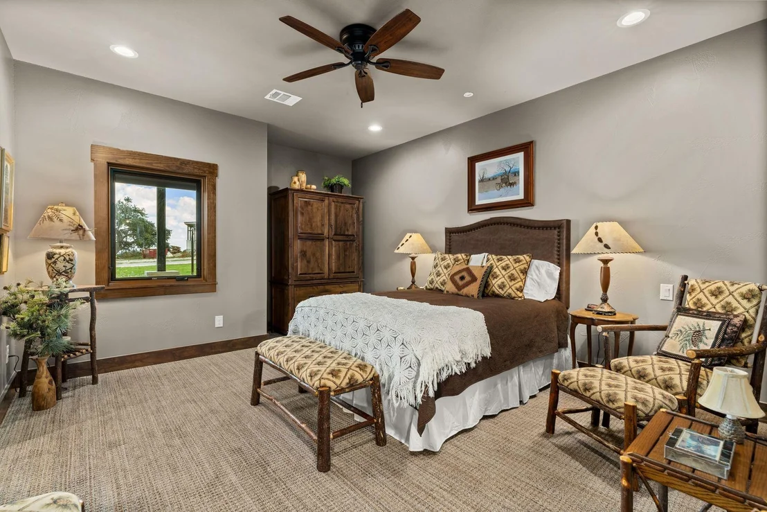 Photo of 115 Trophy Oak PT