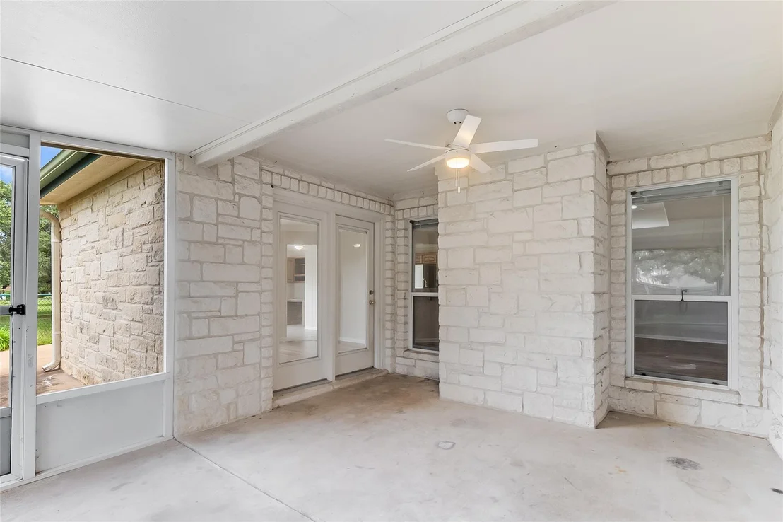 Photo of 220 Fox XING