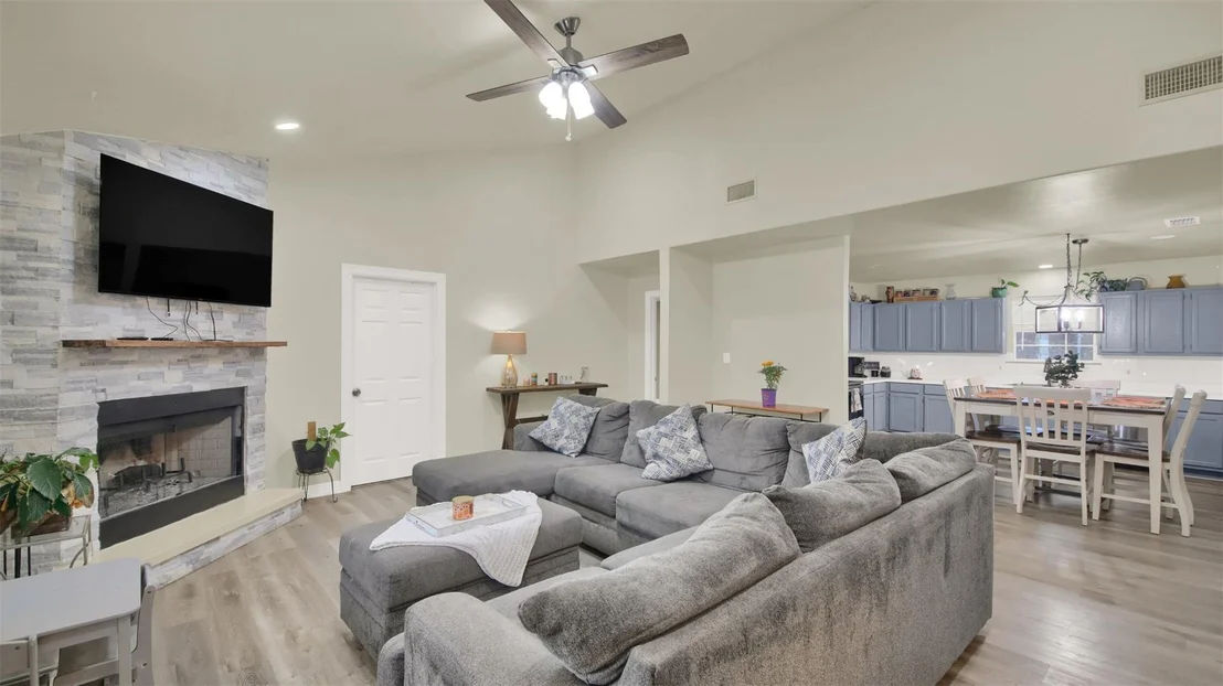 Photo of 115 Rangeland RD