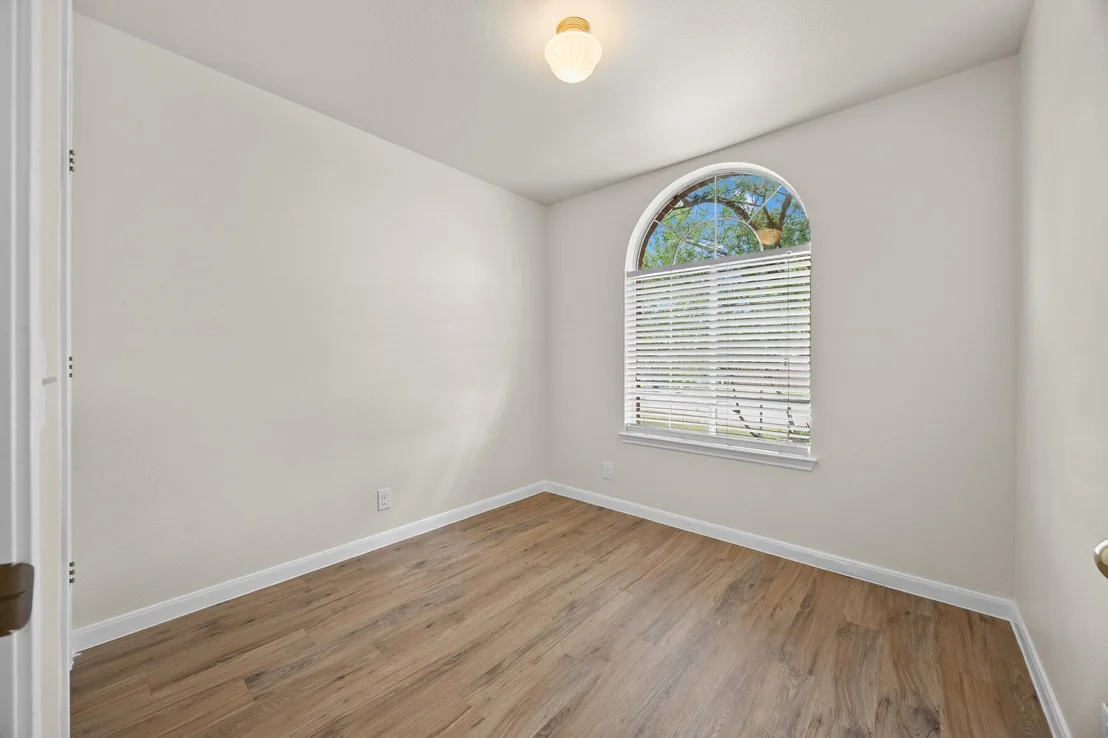 Photo of 803 Sparkling Brook LN