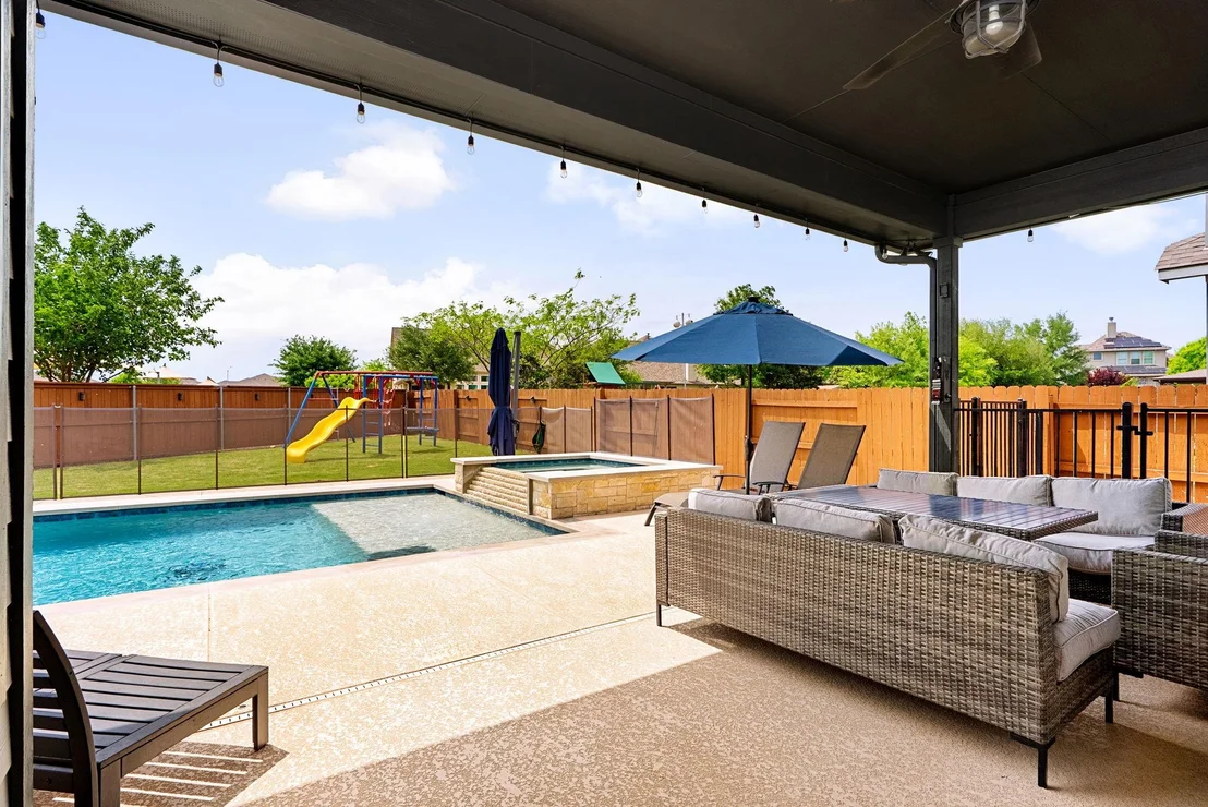 Photo of 18008 Monarch Butterfly WAY