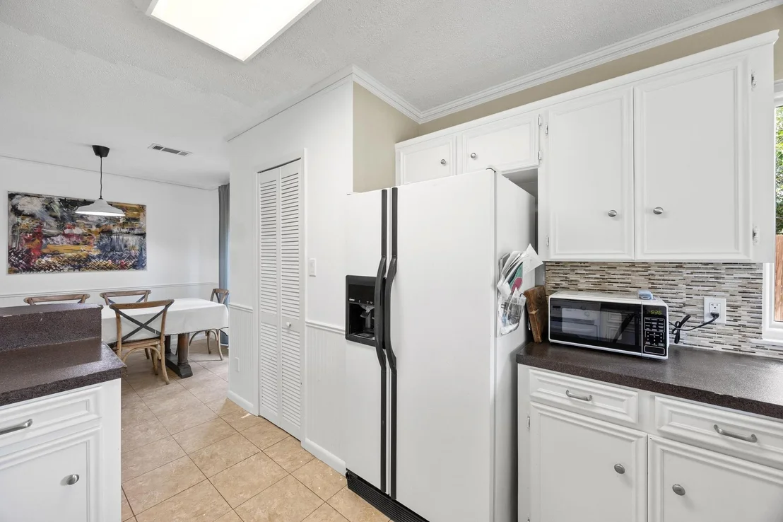 Photo of 1100 Parker CIR