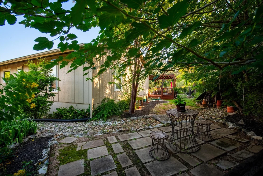 Photo of 5504 Lands End ST