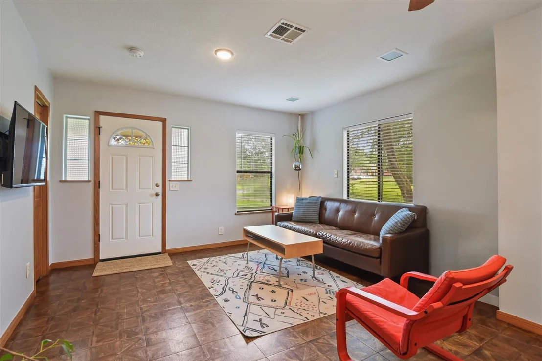 Photo of 528 Old Mcdade RD