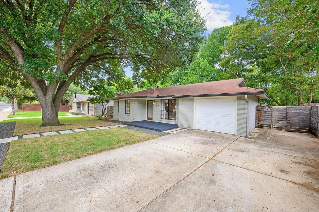 Photo of 2506 East Side DR