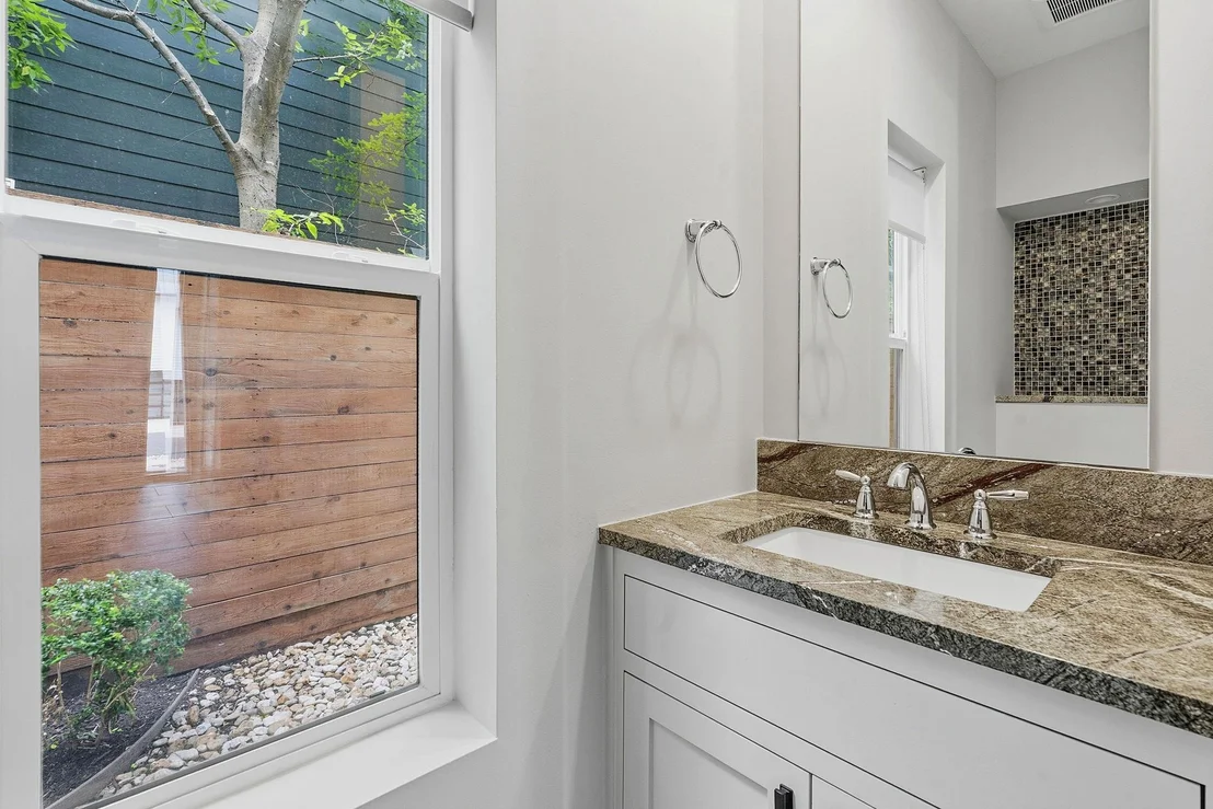Photo of 1307 Clifford Ave