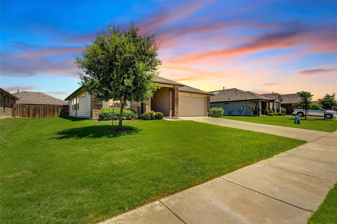 Photo of 303 Marimoor DR