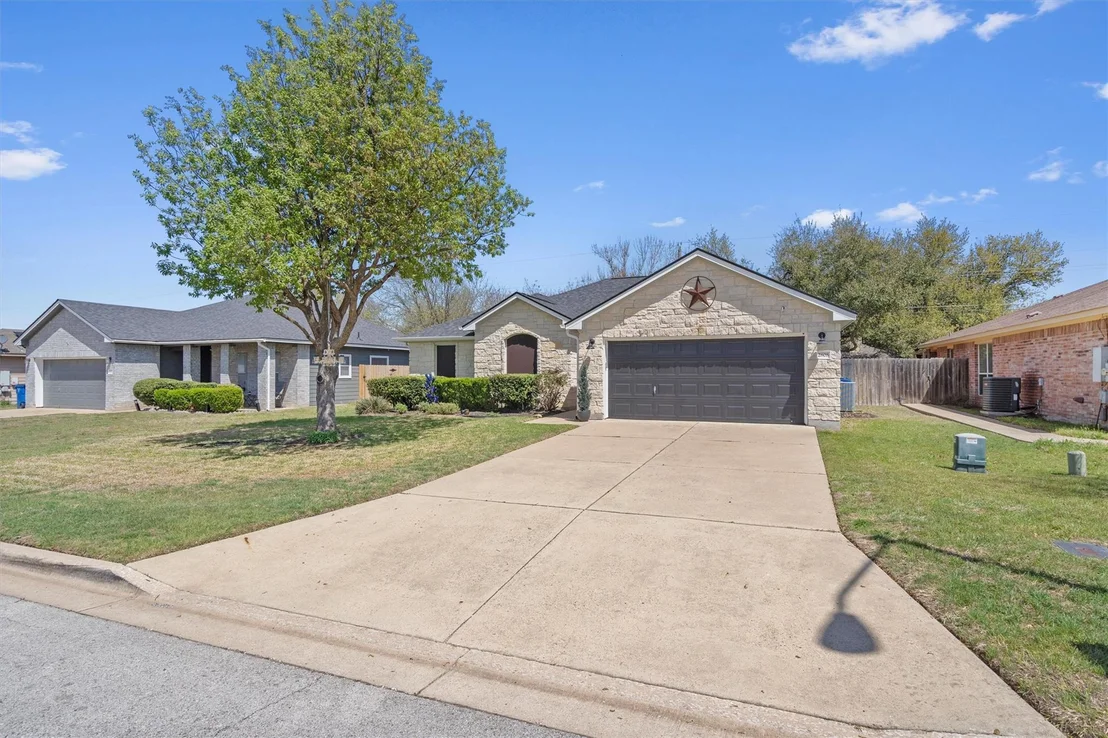 Photo of 2808 Zachary LN