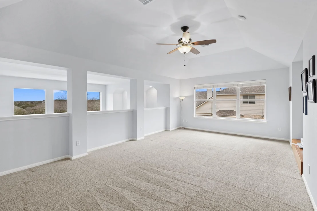 Photo of 136 Eaton LN