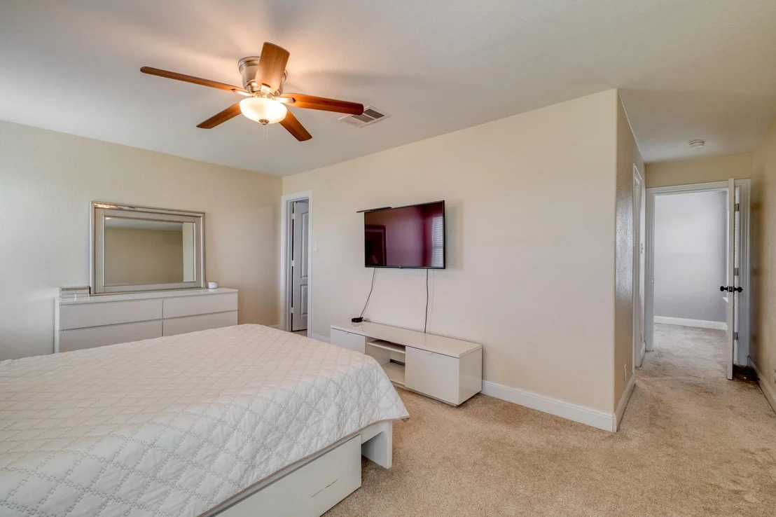 Photo of 141 Clematis CT