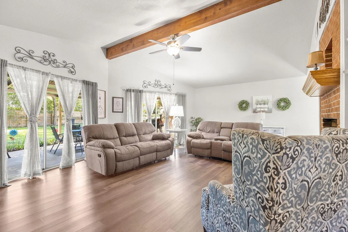 Photo of 1106 Live Oak DR