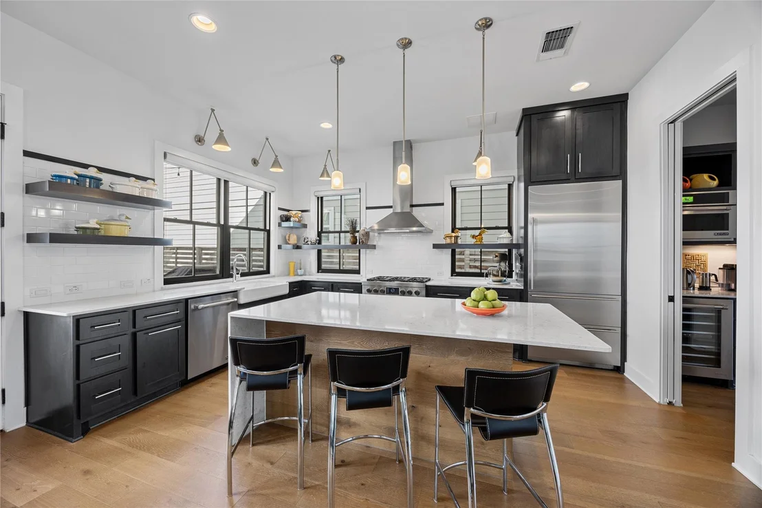 Photo of 2304 Mc Bee ST