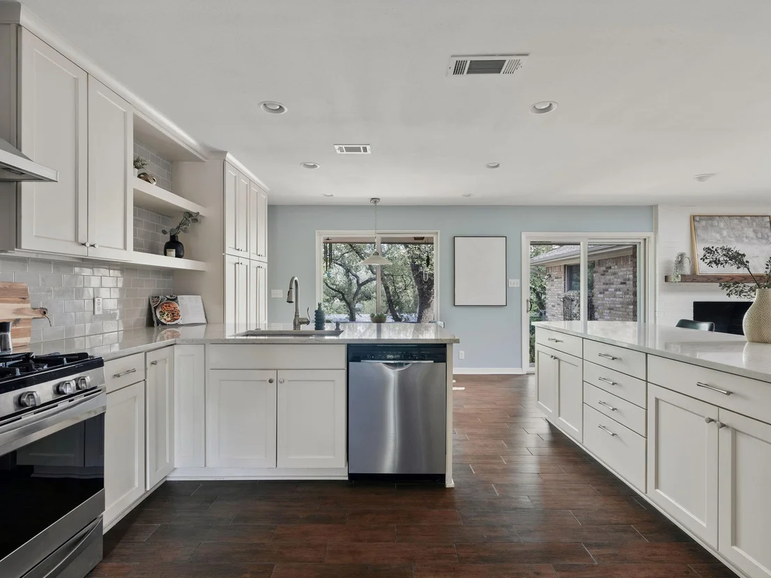 Photo of 7601 Parkview CIR