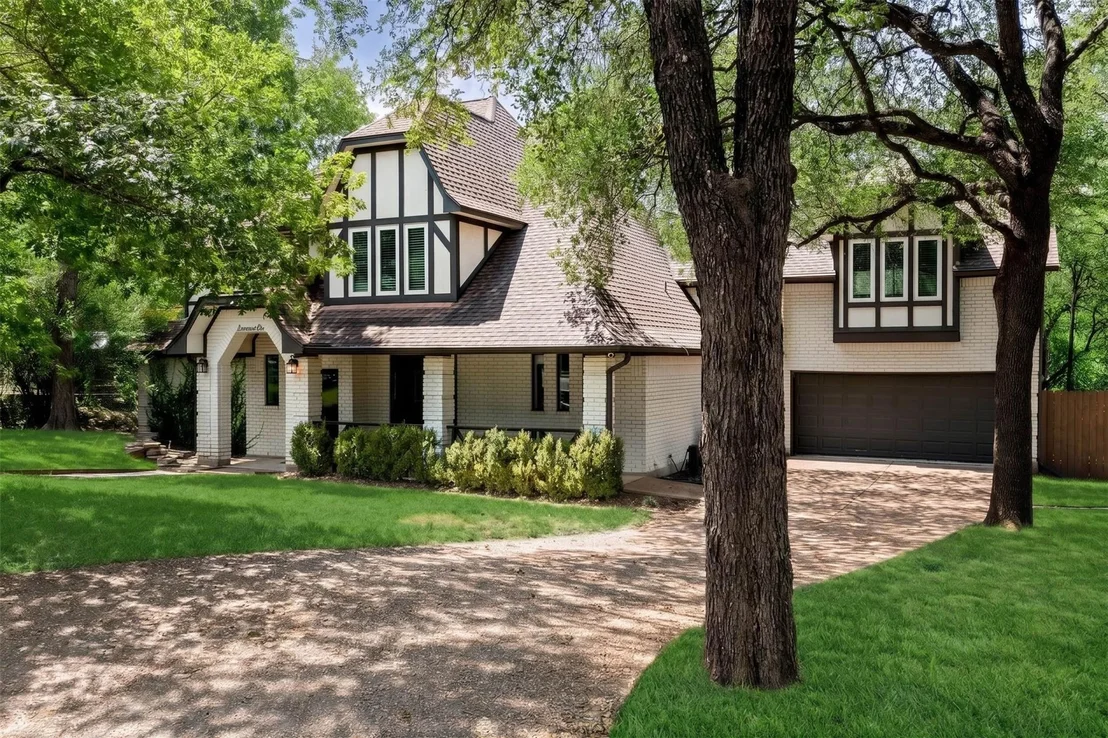 Photo of 1910 Holly Hill DR