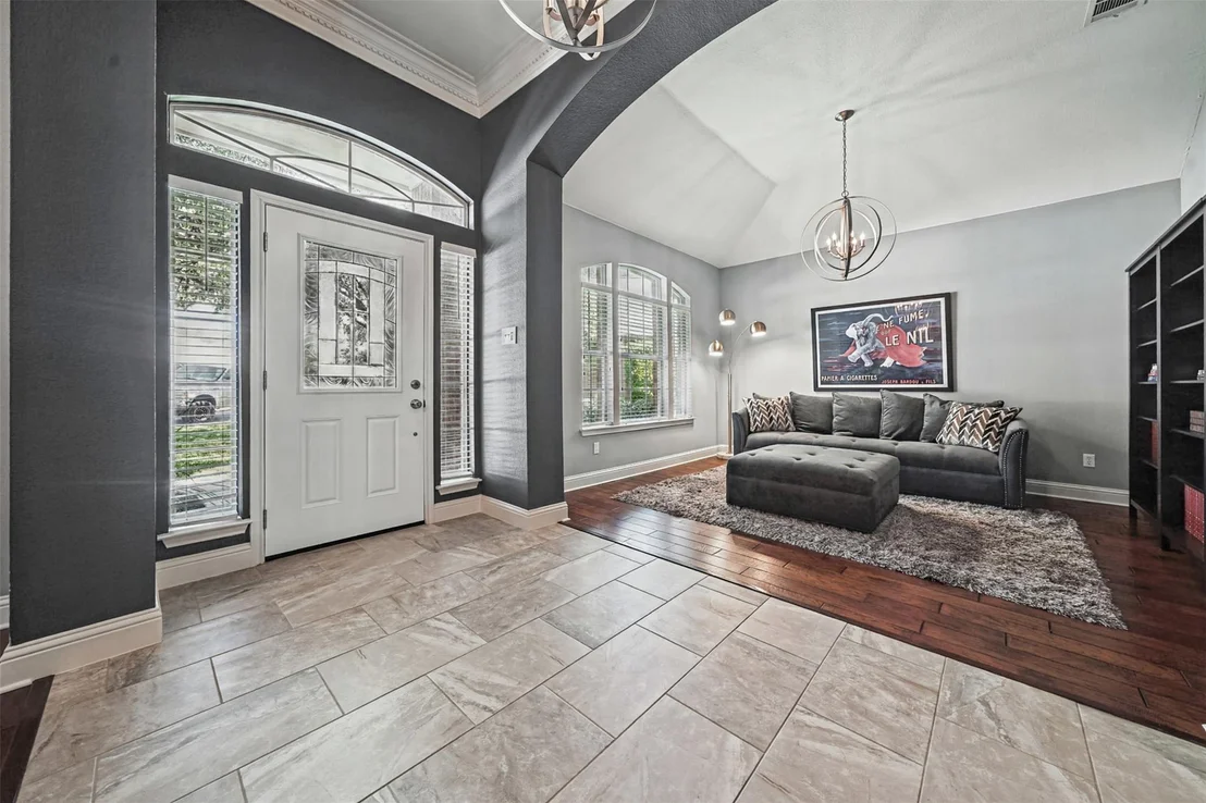 Photo of 1700 Clay LN