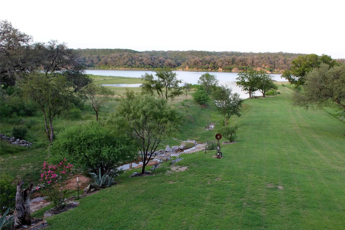 Photo of 527 County Road 421A