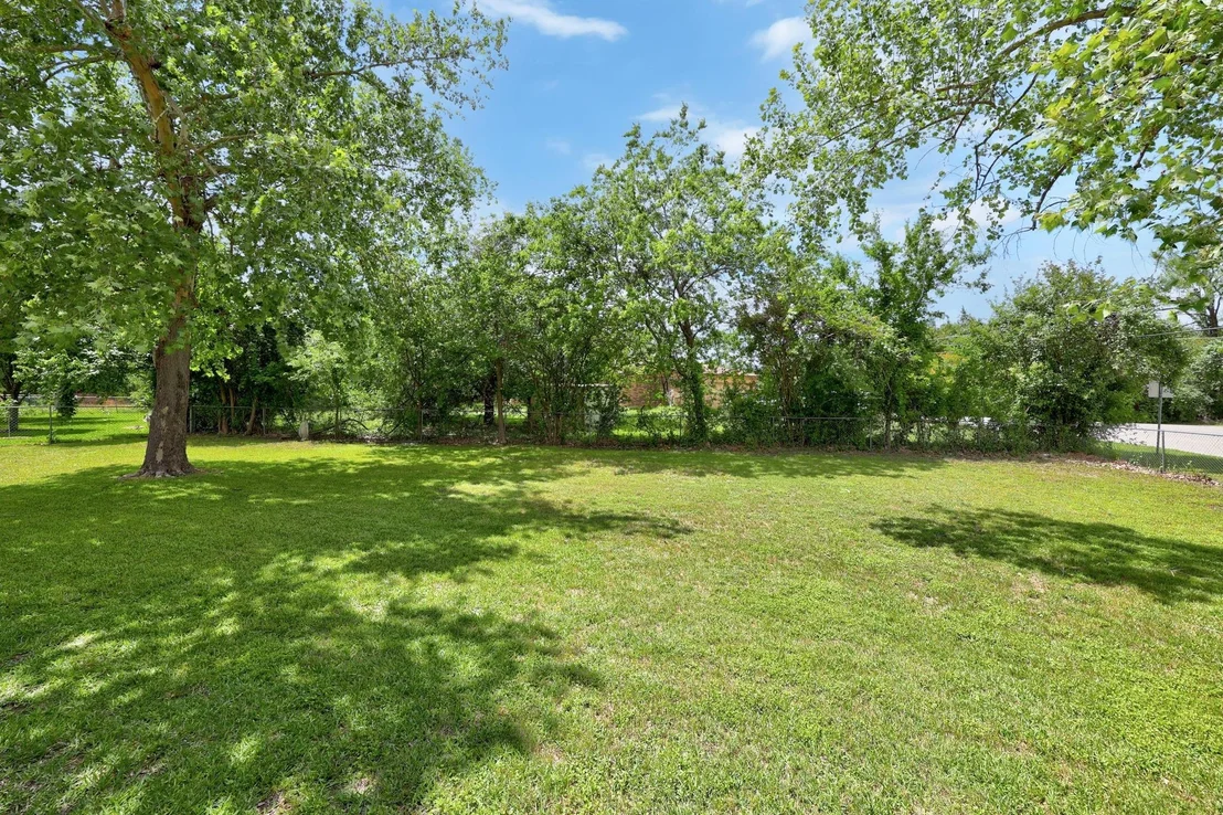 Photo of 1401 Deer Run ST