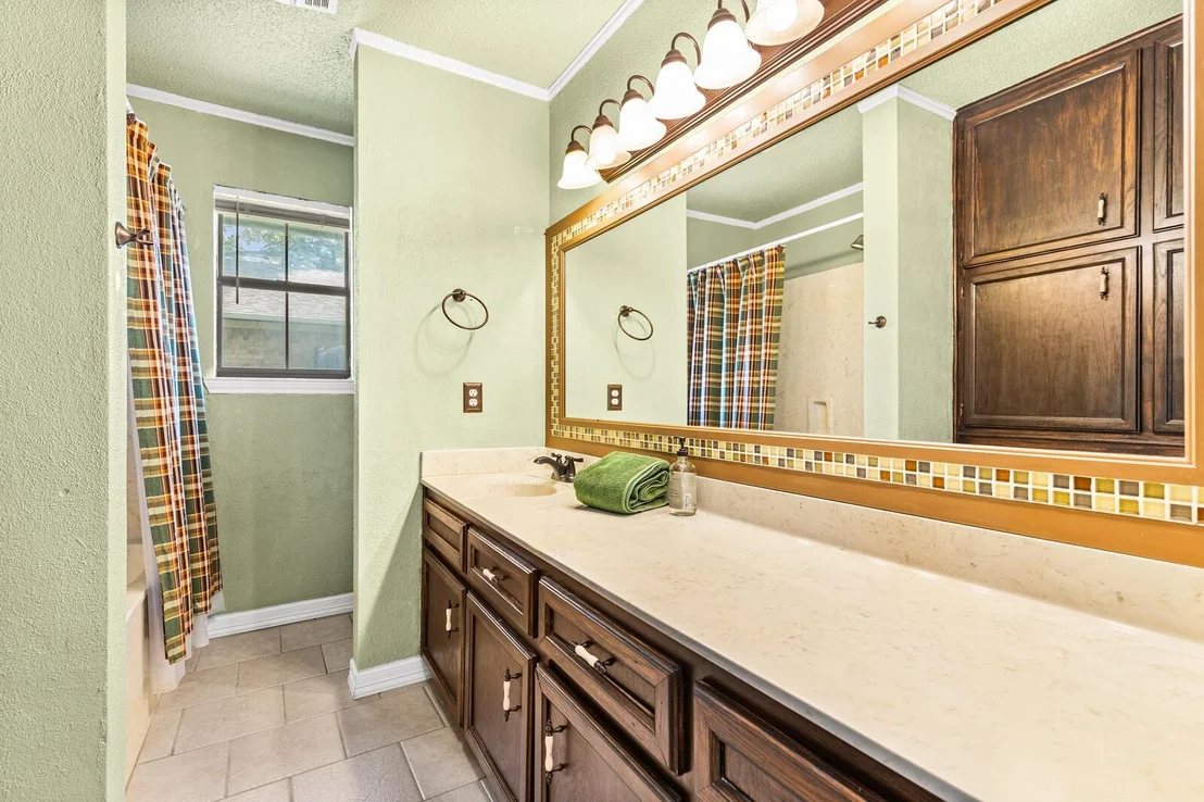 Photo of 1706 Lynx CIR