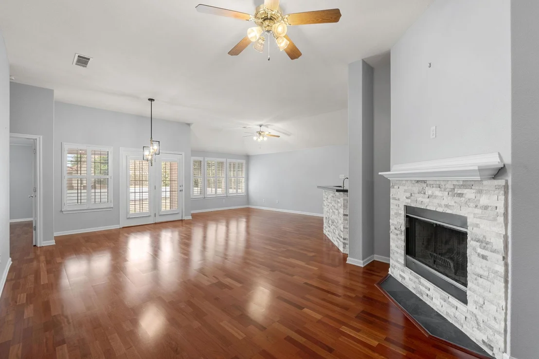 Photo of 30388 Ledgemont LN