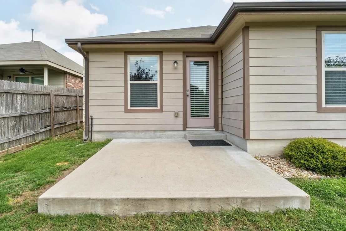 Photo of 160 Vermilion Marble TRL