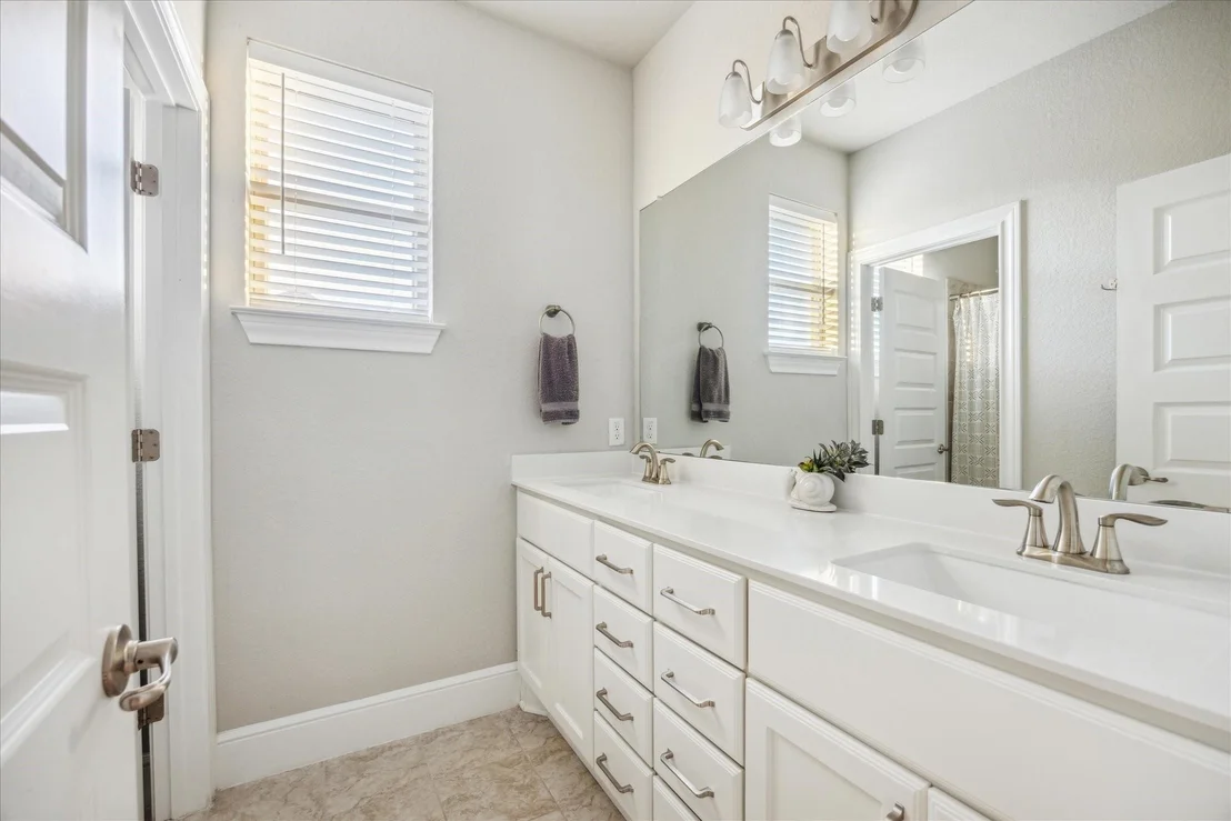 Photo of 3214 Scenic Valley DR