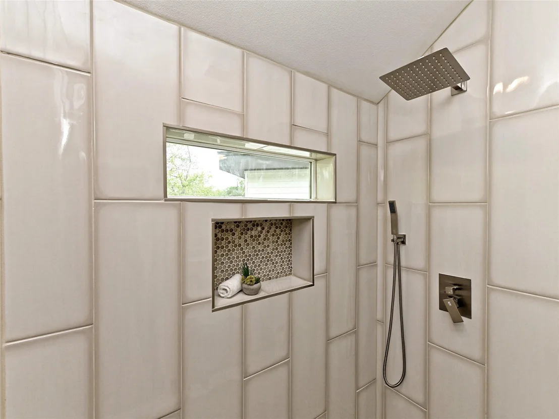 Photo of Unit B at 1202 Cometa ST