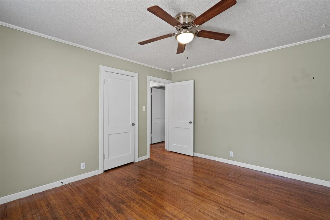 Photo of 1121 Lexington ST