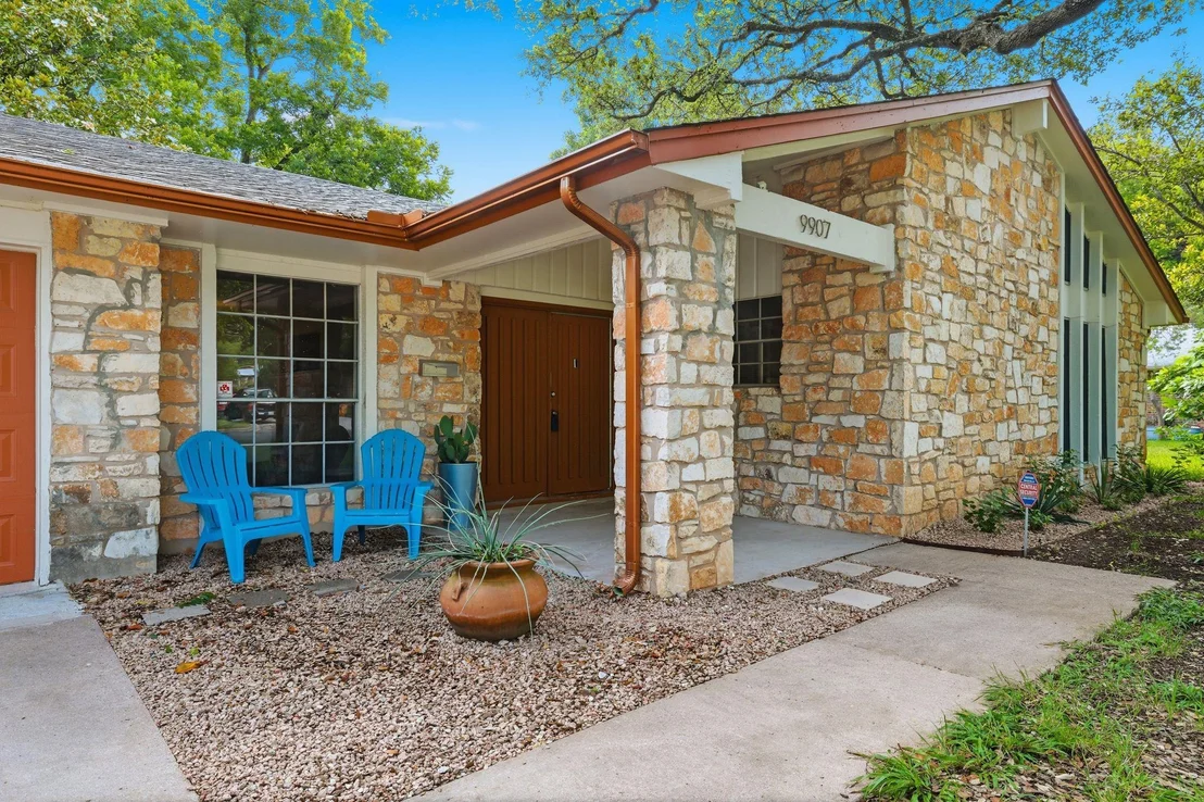 Photo of 9907 Oak Hollow DR