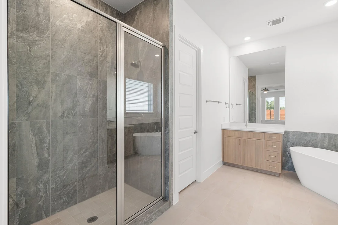 Photo of 2212 Tobiano TRCE
