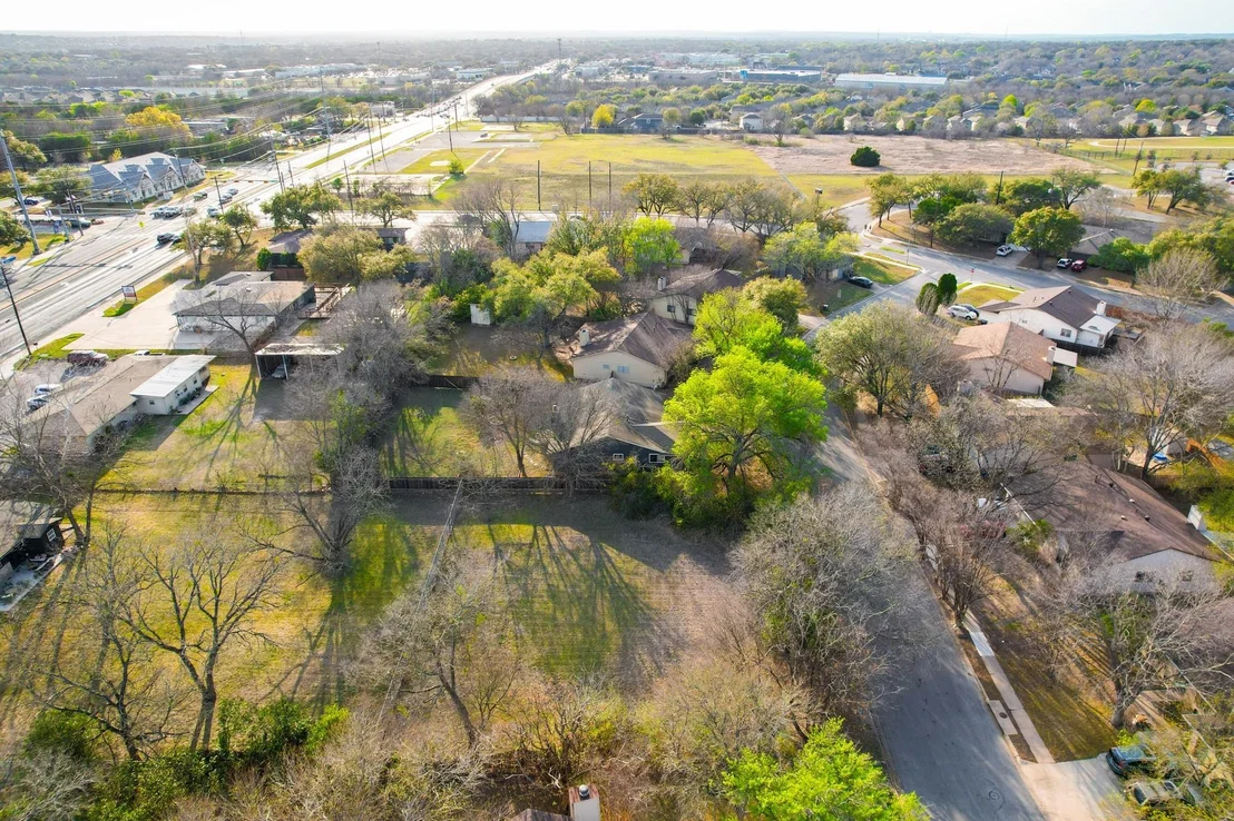 Photo of 9311 Independence LOOP