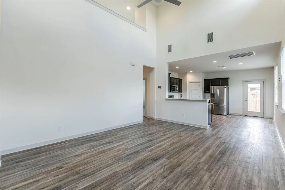 Photo of 121 Parryi CV