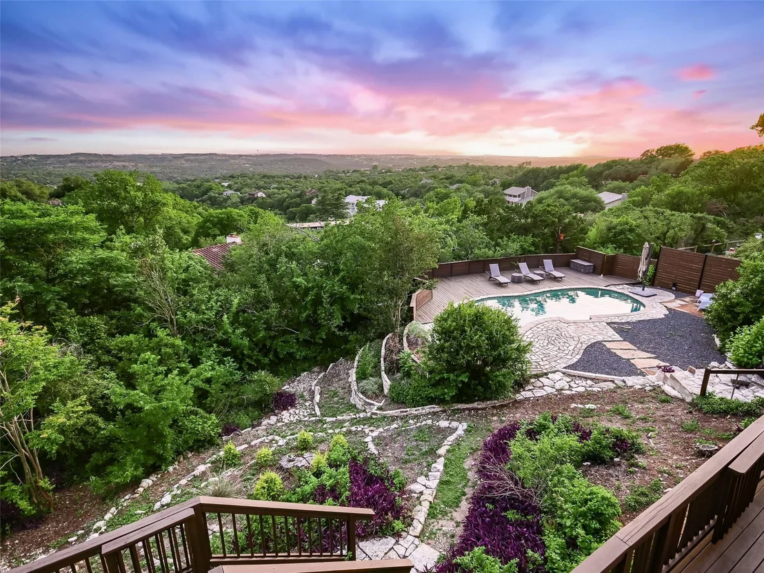 Photo of 1304 Canoe Brook DR