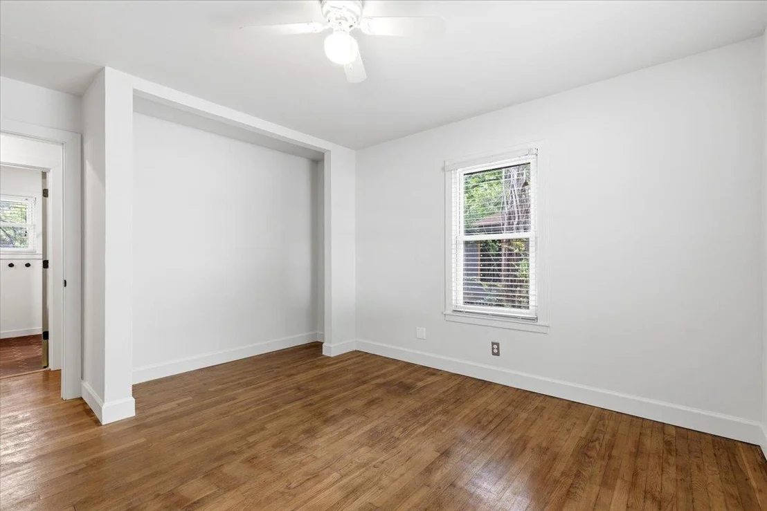 Photo of 5705 Duval ST