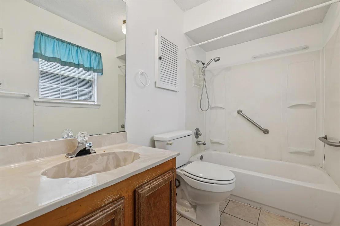 Photo of 1403 Circle DR