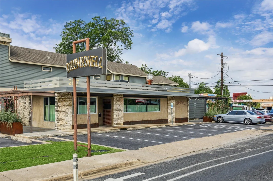 Photo of Unit 2 at 5403 Duval ST