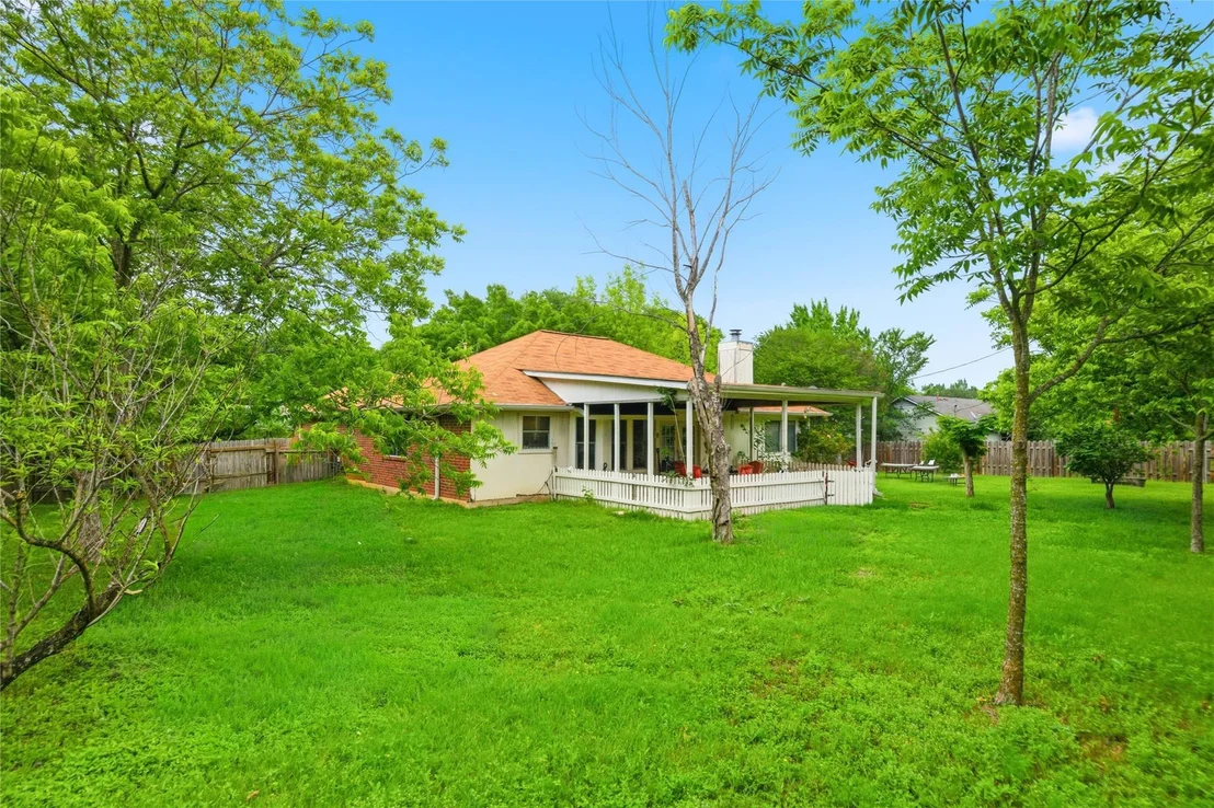 Photo of 1427 Crete LN
