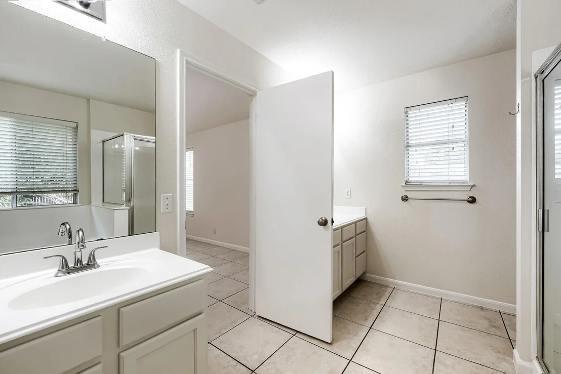Photo of 409 Willowbrook DR