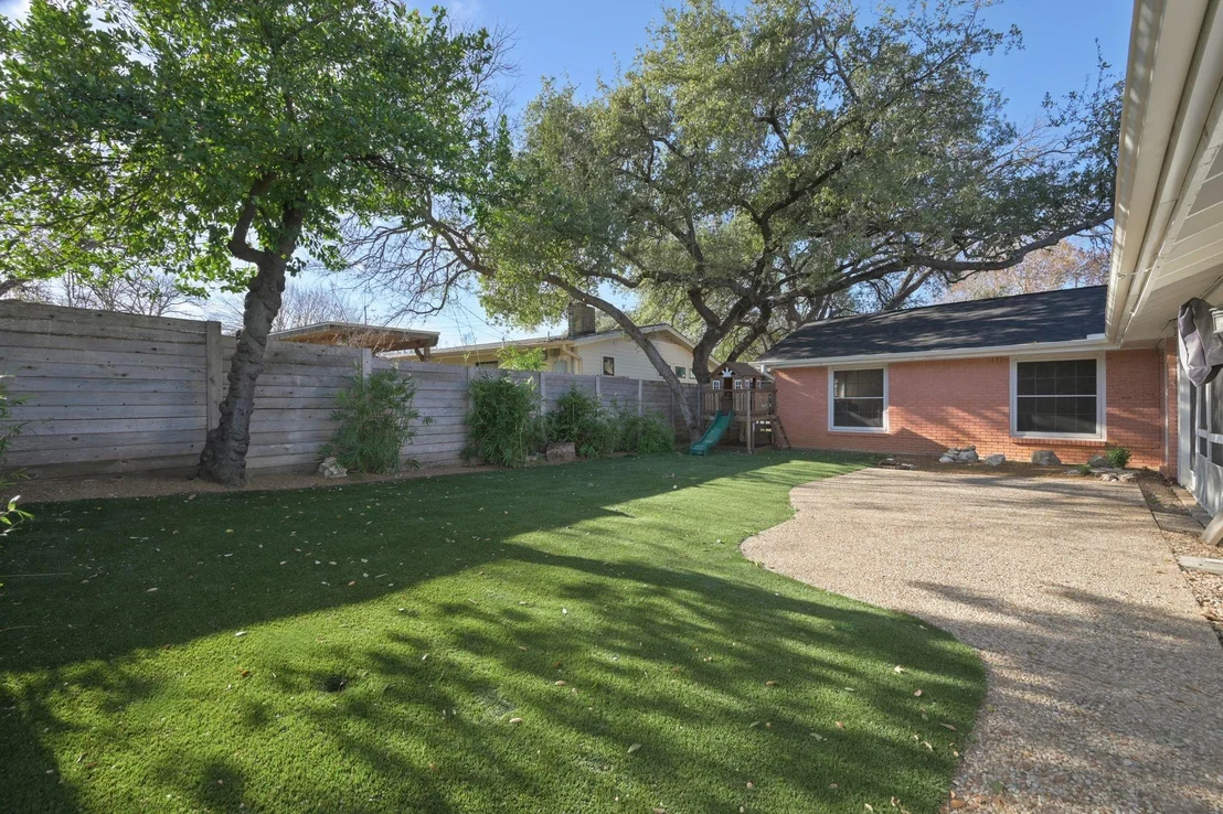Photo of 5807 Fairlane DR