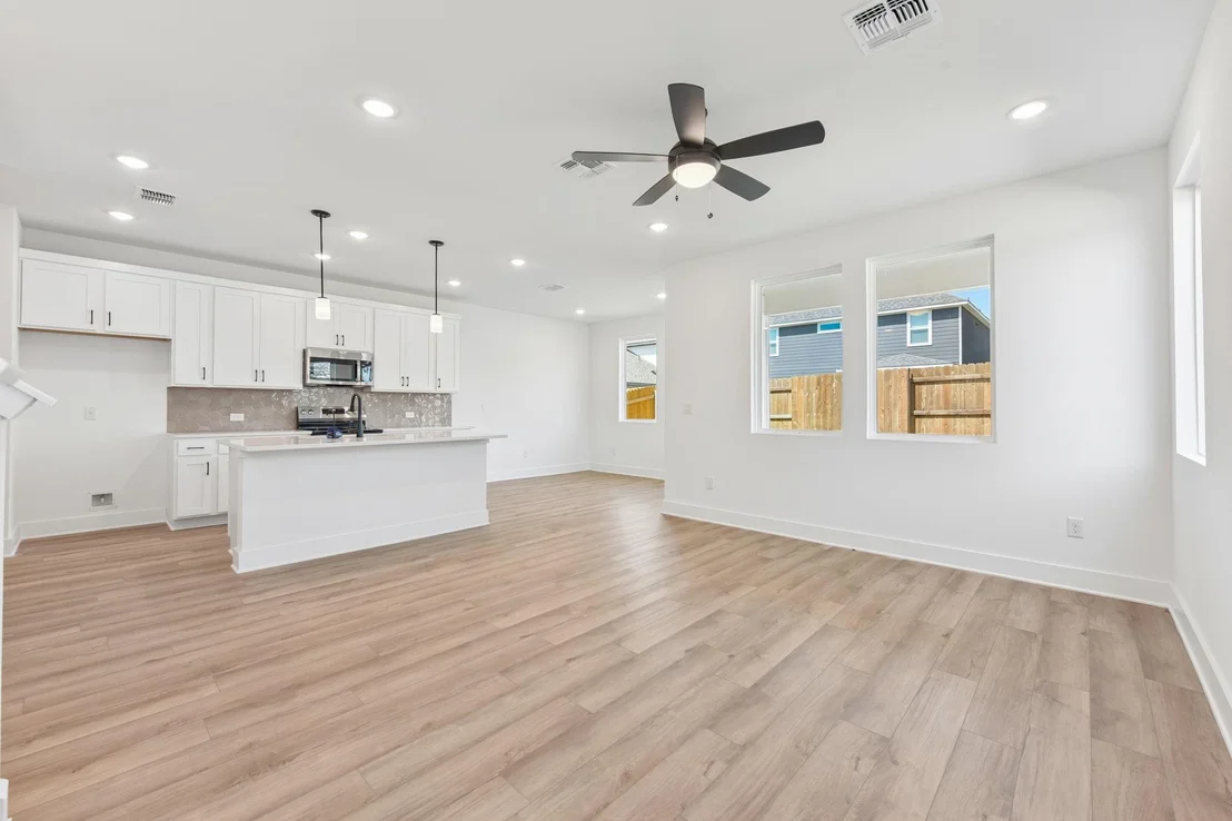 Photo of 149 Maverick Ave