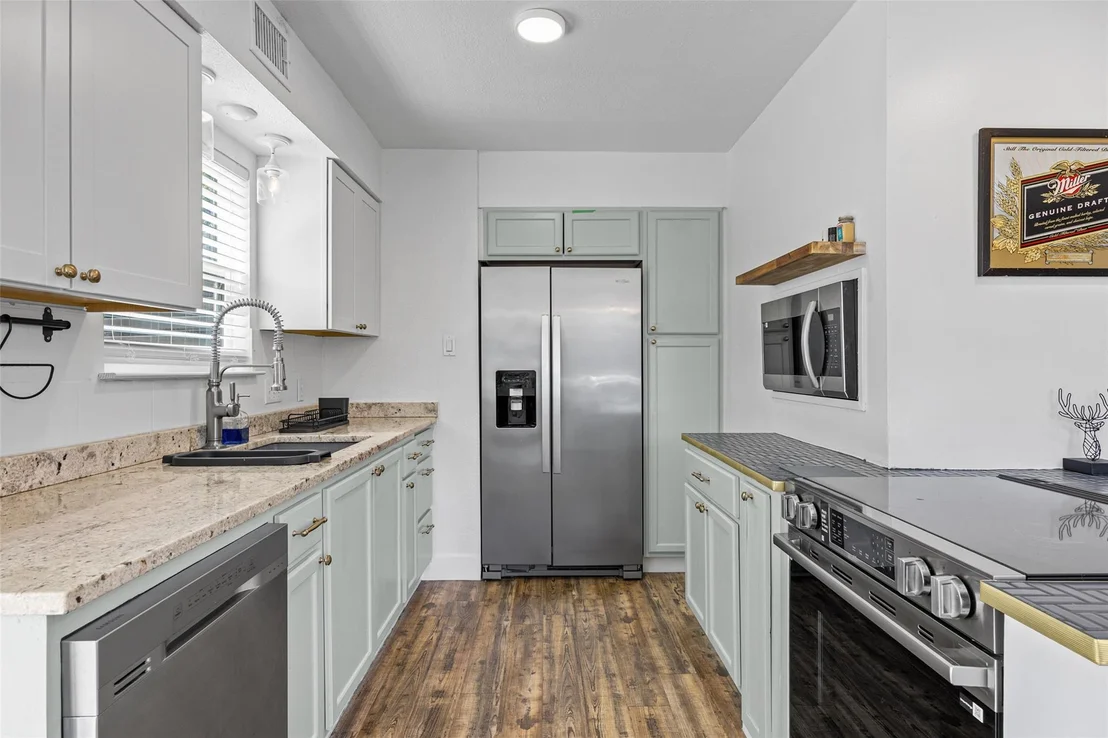 Photo of 1101 Kenyon DR