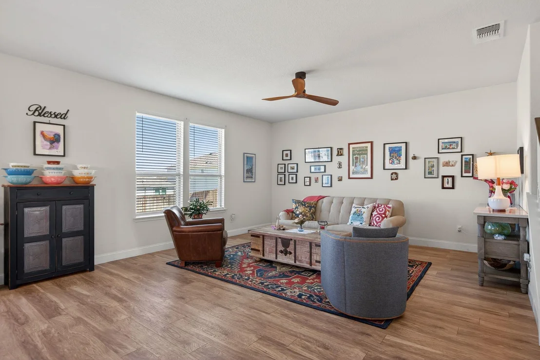 Photo of 613 Whitman Ave