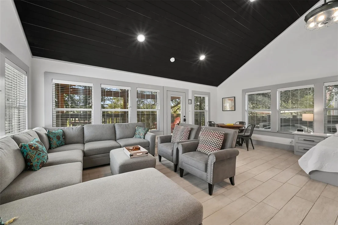 Photo of 2903 Oak Ridge DR