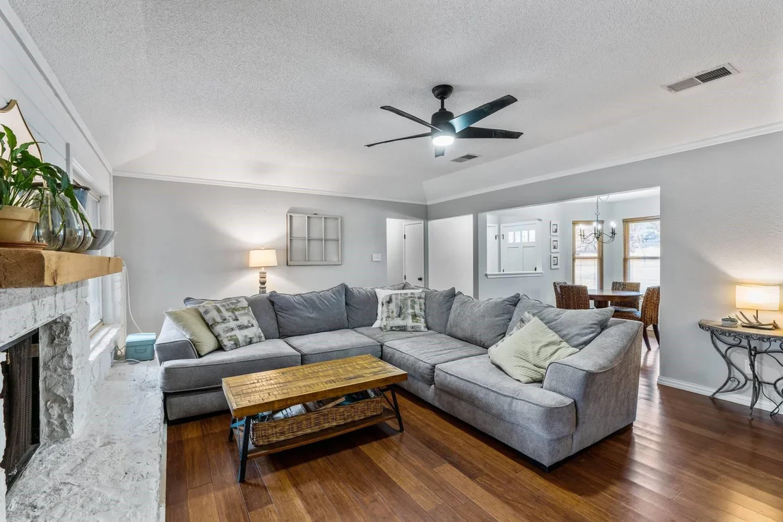 Photo of 204 Mesa Verde ST