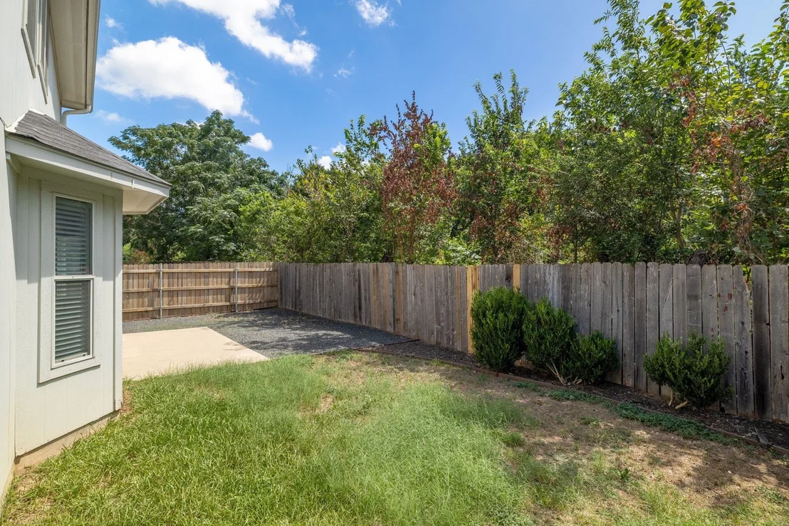 Photo of 412 Colonial Park BLVD